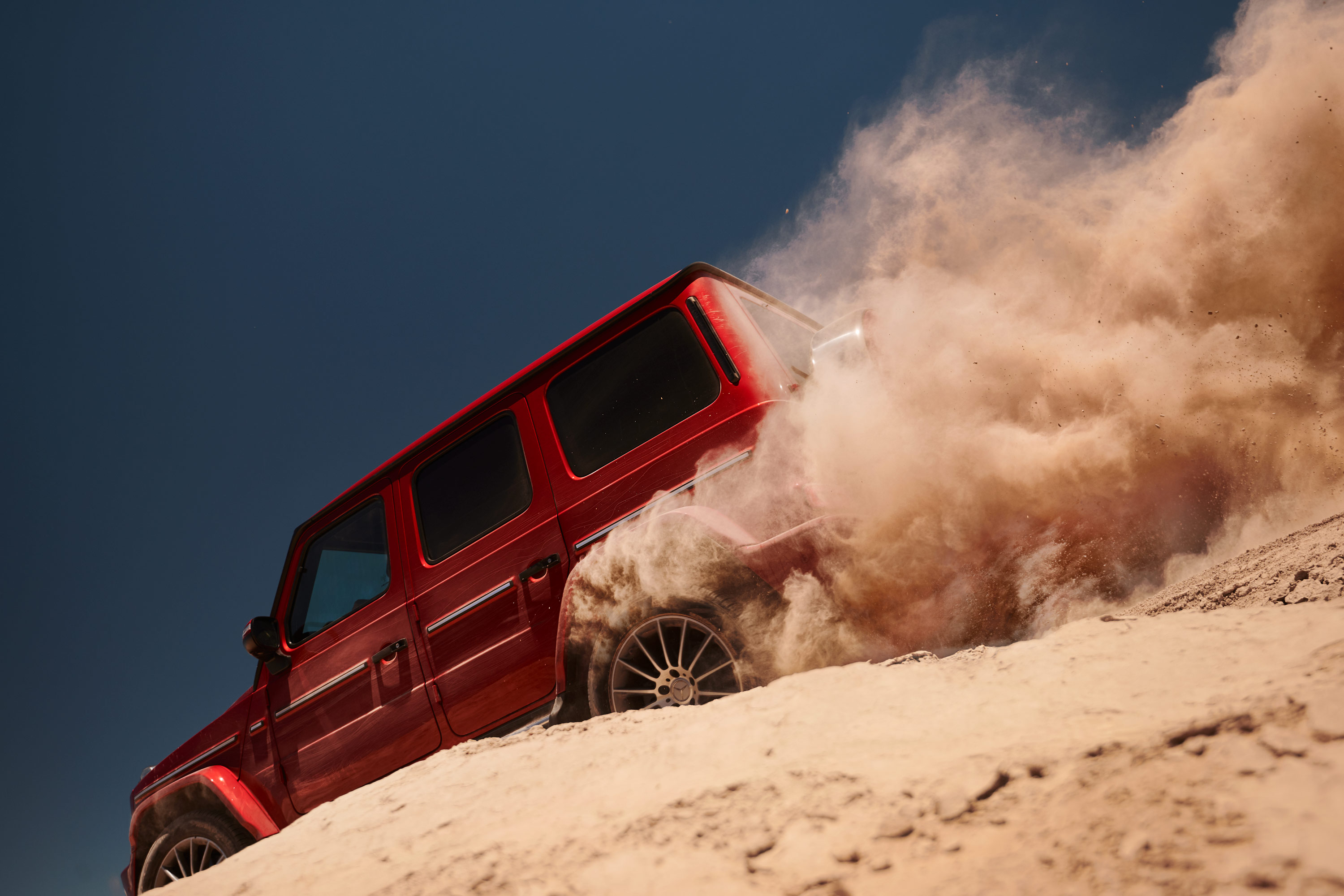 Digitales Leben - Postproduction, CGI, Retouching, Composing - Tim Adler, G-Klasse, Postproduction