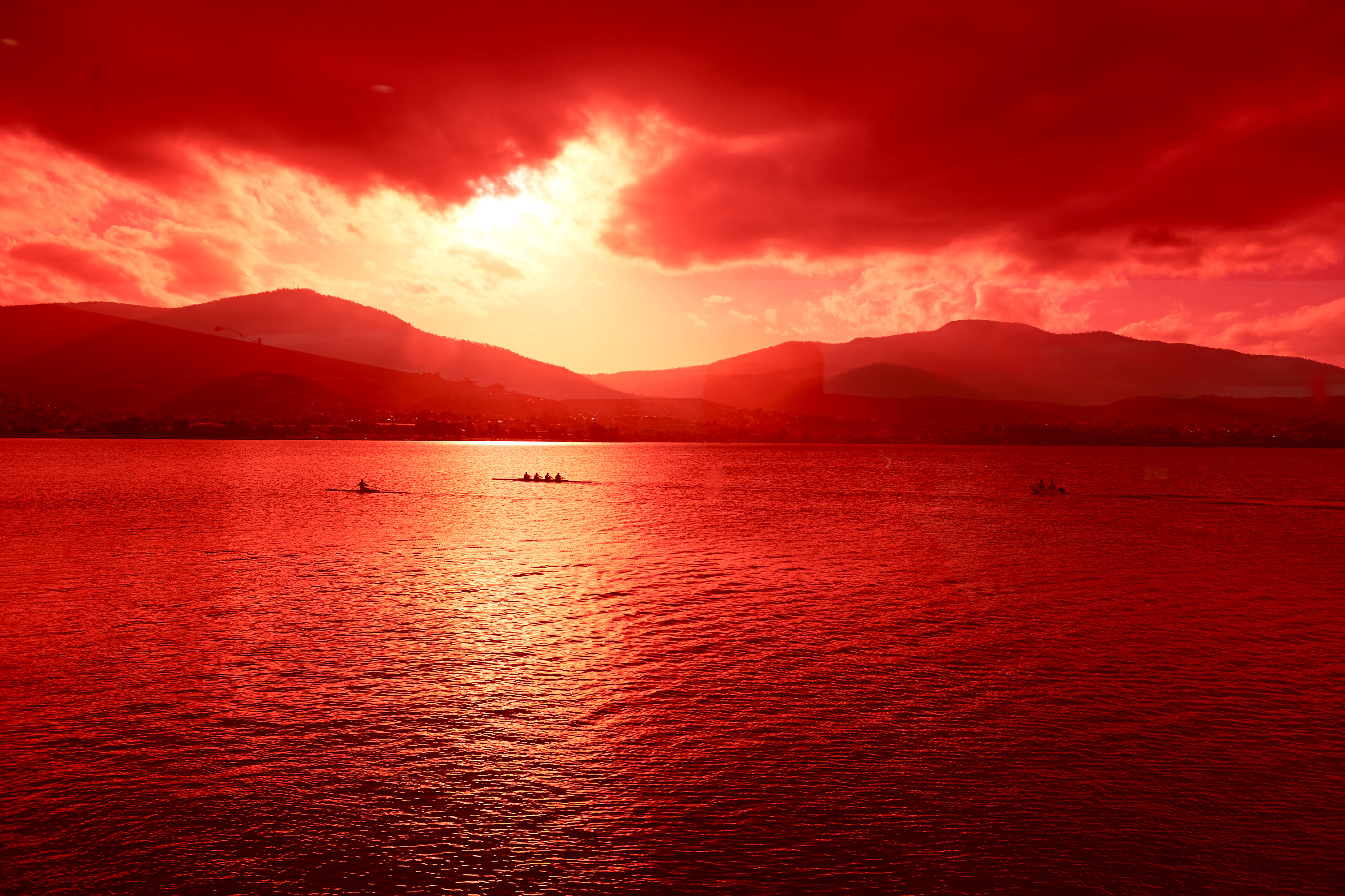 Digitales Leben - Postproduction, CGI, Retouching, Composing - Uwe Düttmann, BMW Magazin, Postproduction