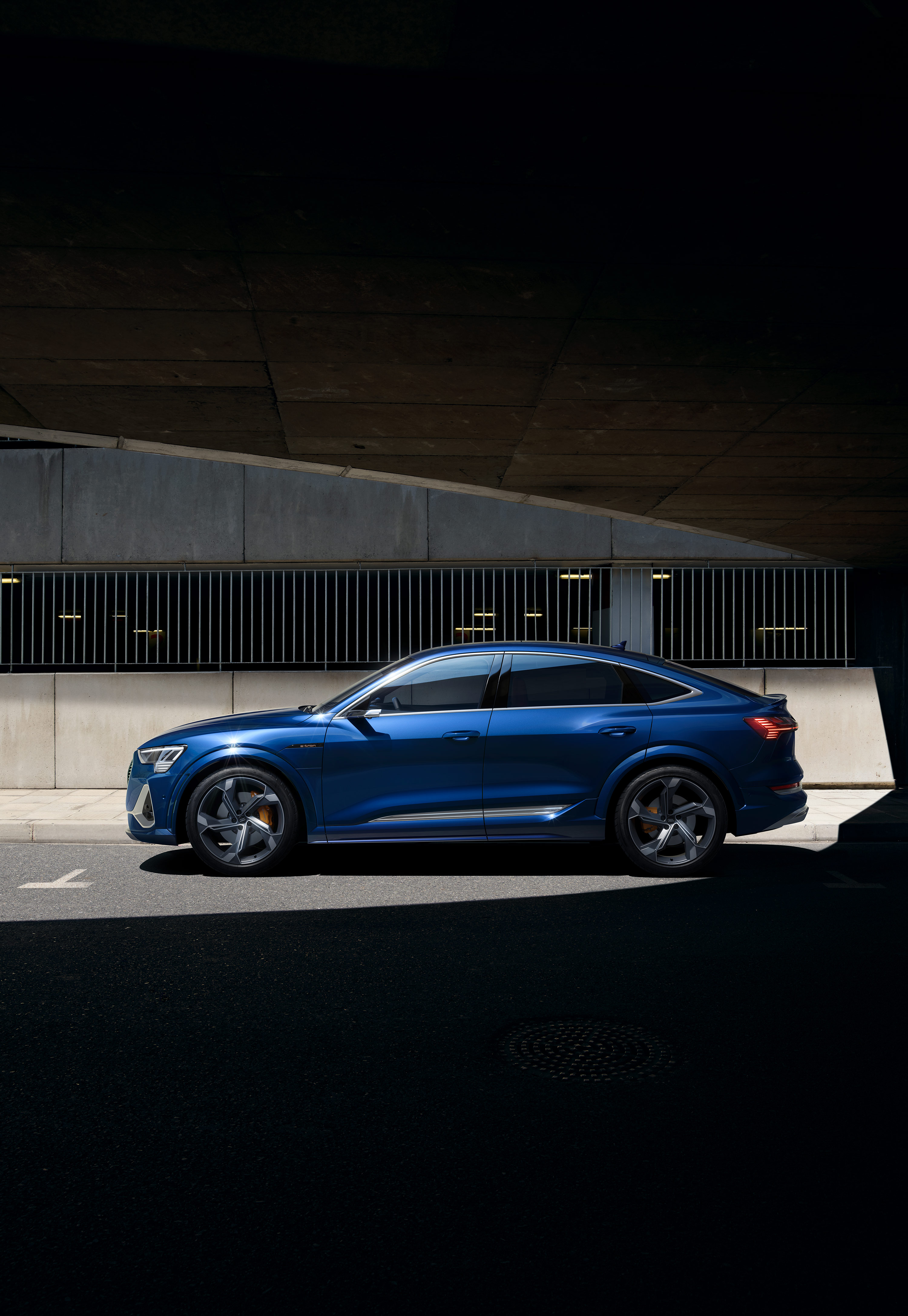 Digitales Leben - Postproduction, CGI, Retouching, Composing - Digitales Leben, AUDI E-TRON-S – S-Sportback, CGI, Postproduction, Retouching