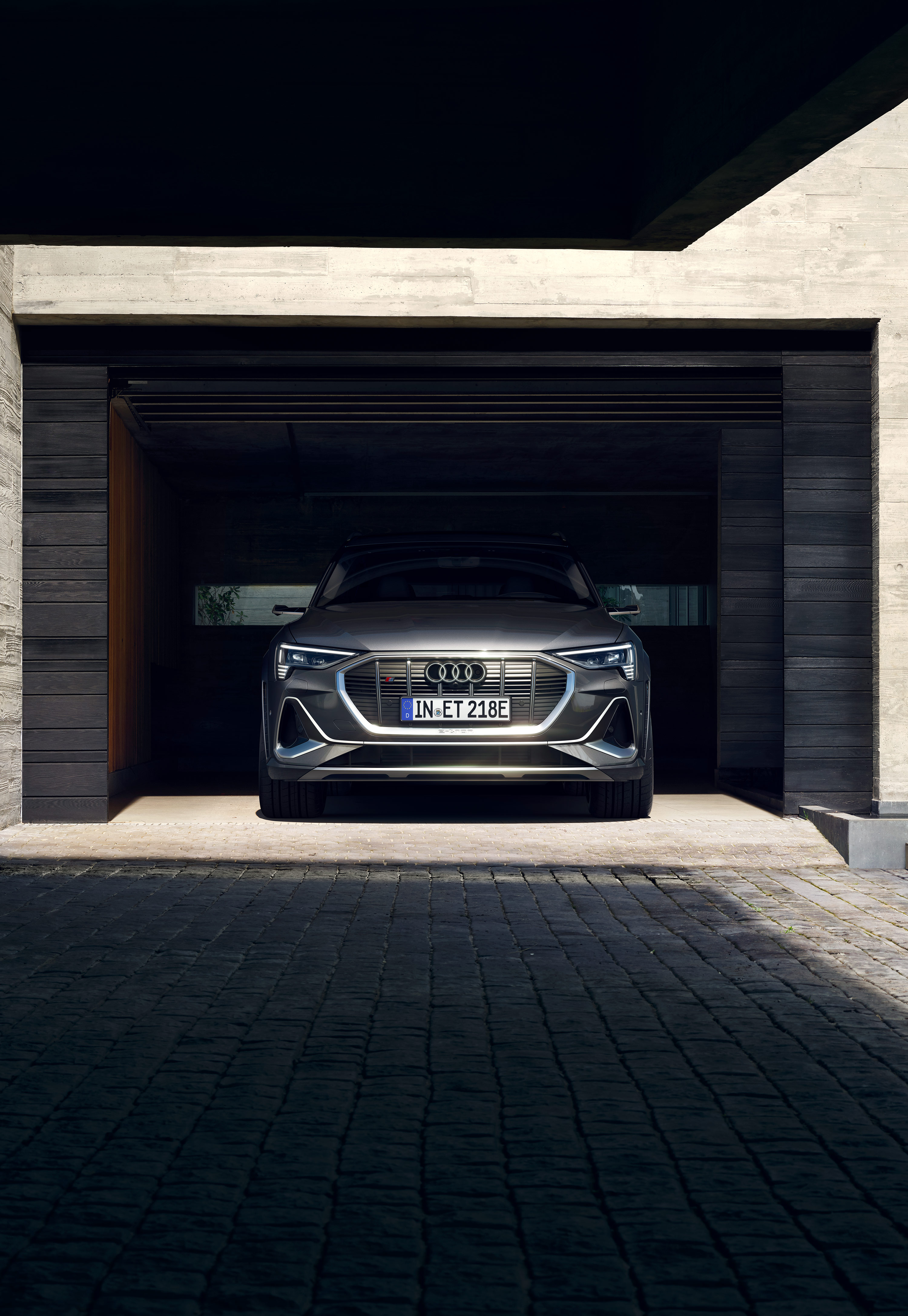 Digitales Leben - Postproduction, CGI, Retouching, Composing - Digitales Leben, AUDI E-TRON-S – S-Sportback, CGI, Postproduction, Retouching