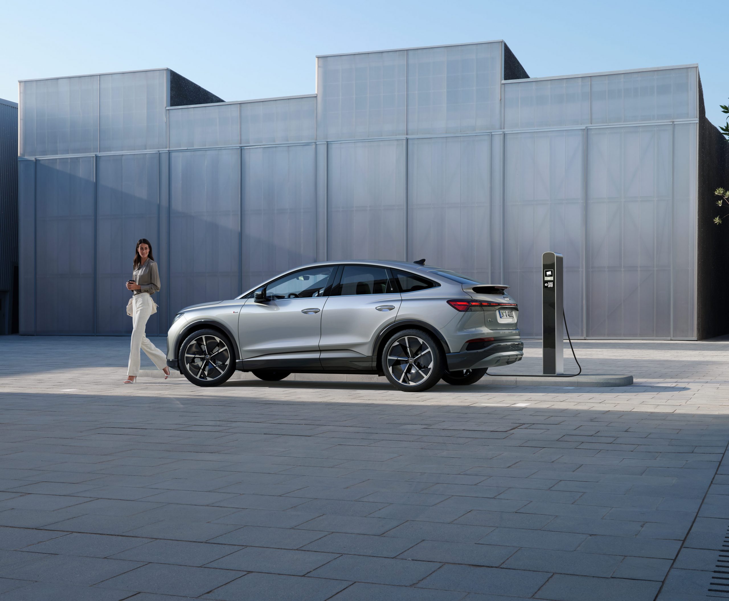 Digitales Leben - Postproduction, CGI, Retouching, Composing - Audi Q4