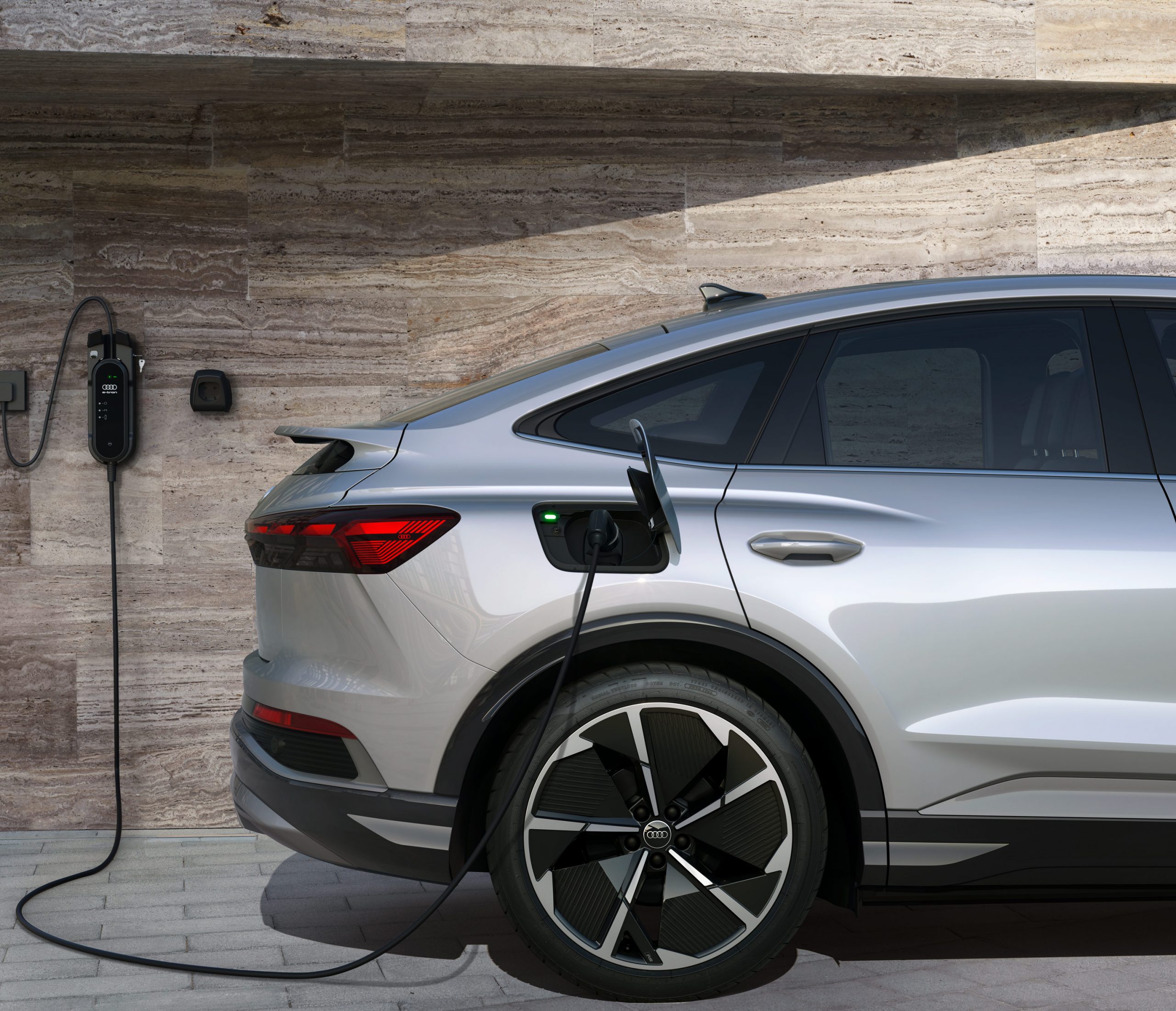 Digitales Leben - Postproduction, CGI, Retouching, Composing - Audi Q4