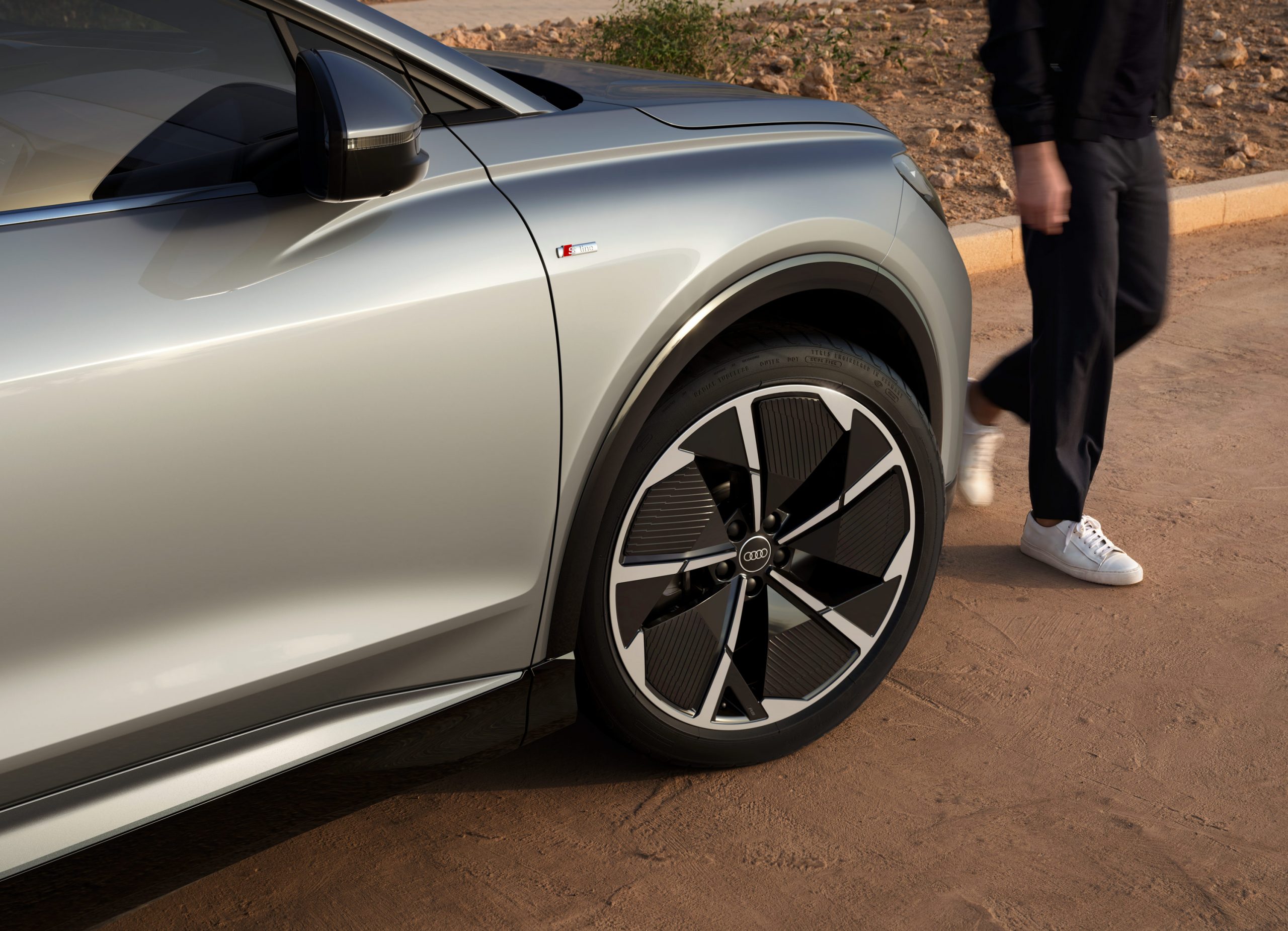 Digitales Leben - Postproduction, CGI, Retouching, Composing - Audi Q4