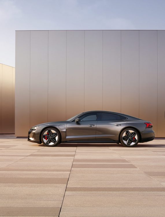 Digitales Leben – Postproduction, CGI, Retouching, Composing - Audi RS e-Tron GT China